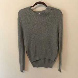 GRAY LULULEMON SWEATER